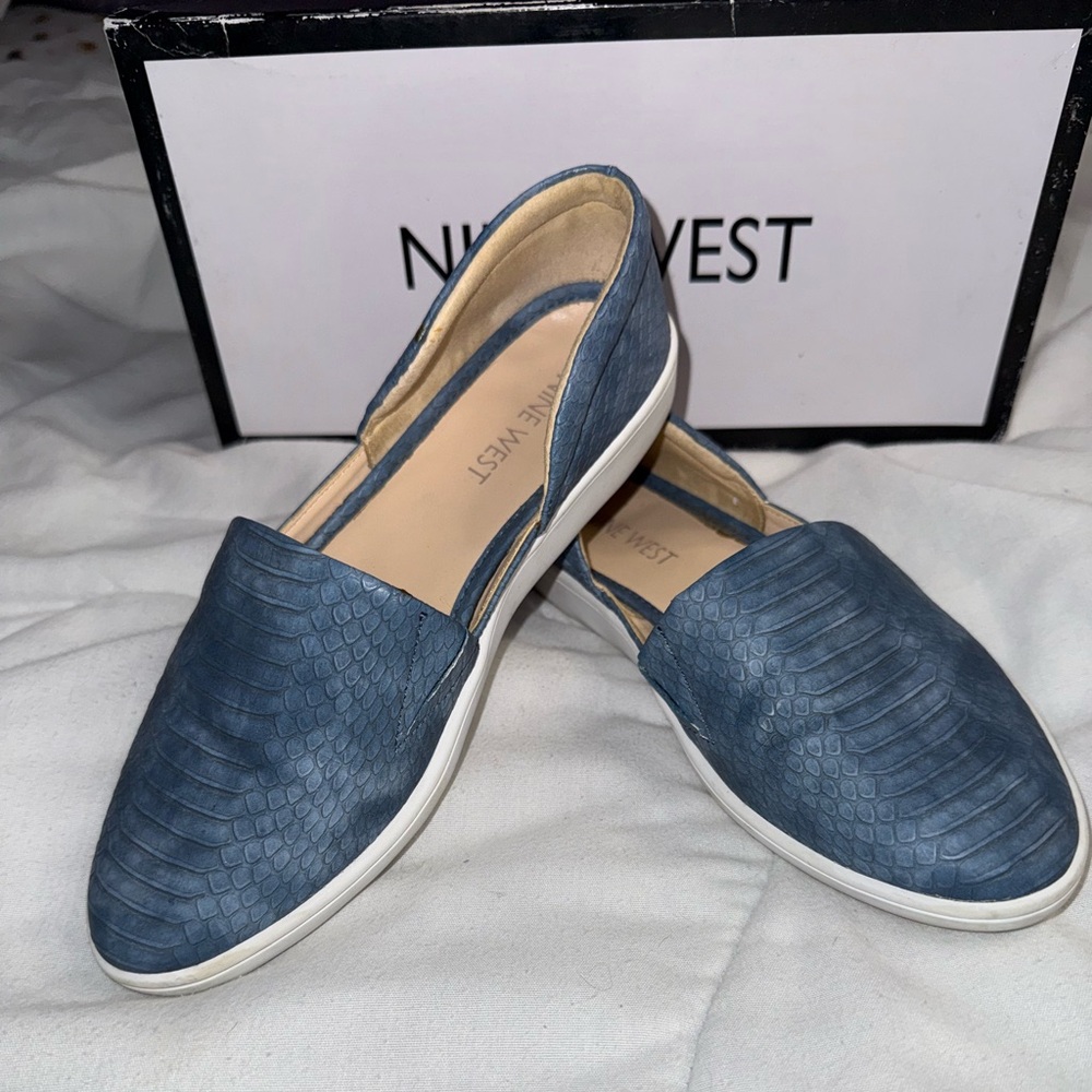 Nine West Textured Blue Loafers